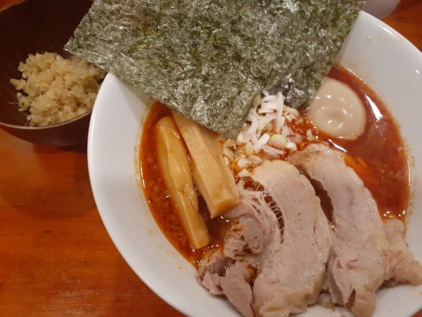 「特製ラーメン（辛味）＋ショウガ」@拉麺 あさがおの写真