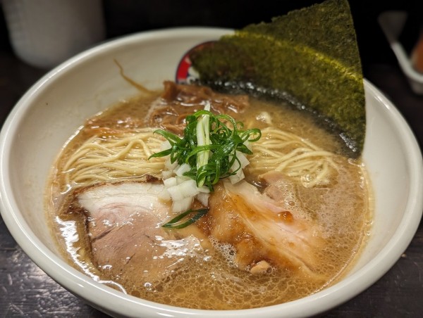 「チャリティコラボ鶏豚白湯らぁ麺」@らぁ麺 きくはんの写真