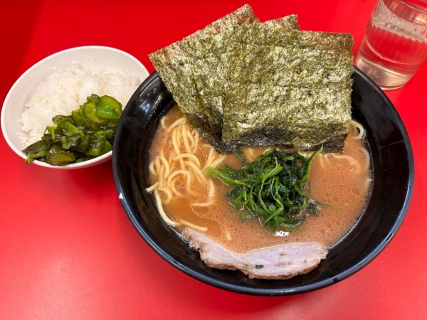 「ラーメン」@横浜家系ラーメン おうじ家の写真