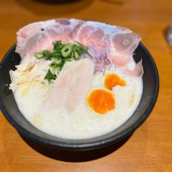 特製鶏白湯ラーメン