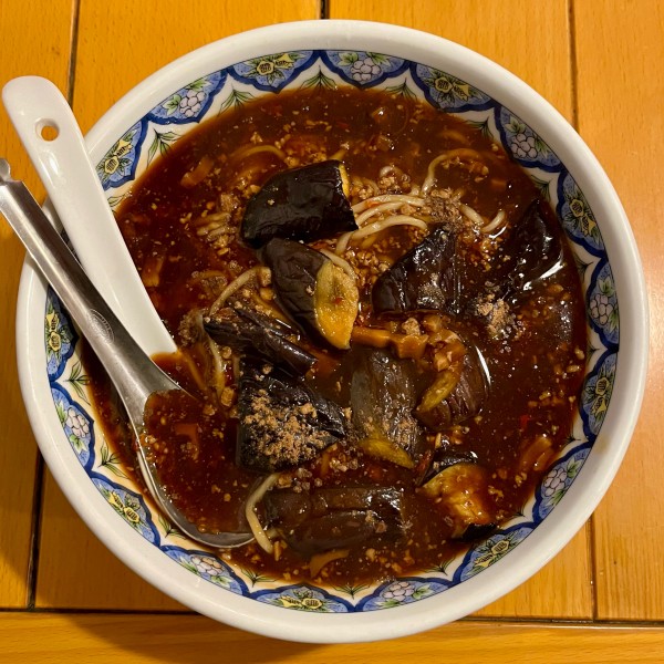 「麻婆茄子ラーメン（1,050円）」@中国ラーメン揚州商人 アネックスチェックイン新橋店の写真