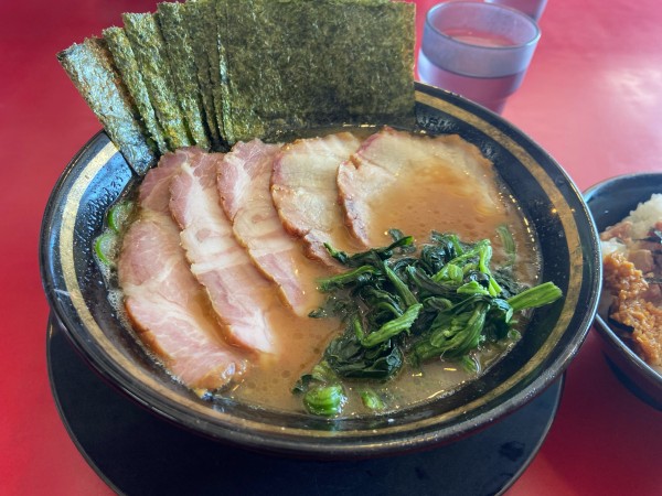 「チャーシューメン　のり　バラ2枚　カタコイオオ」@家系ラーメン 熊田家の写真