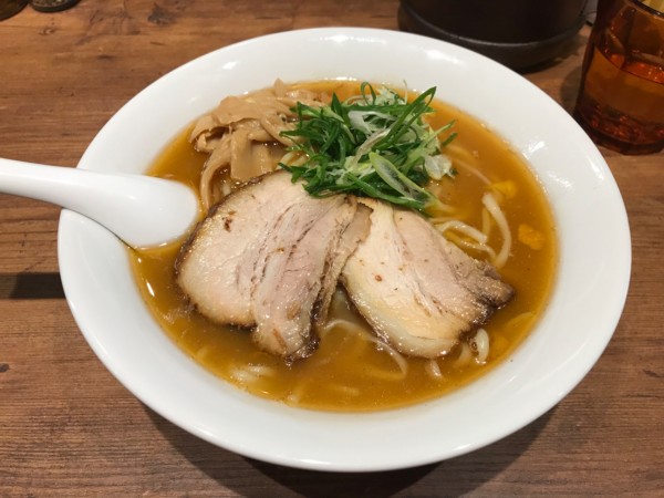 「らーめん 並盛980円」@麺好獅子團の写真