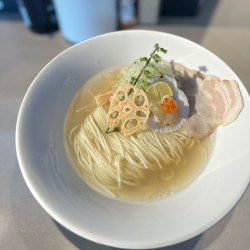 限定　鶏と貝のラーメン