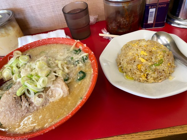 「ラーメン　半チャーハン　1150」@らーめん弁慶 浅草本店の写真