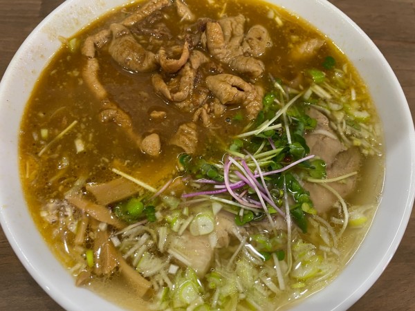 「もつ煮込ラーメン・カレー味1280円」@伊藤商店の写真