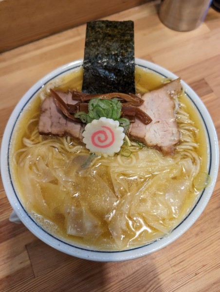 「ワンタン麺」@there is ramenの写真