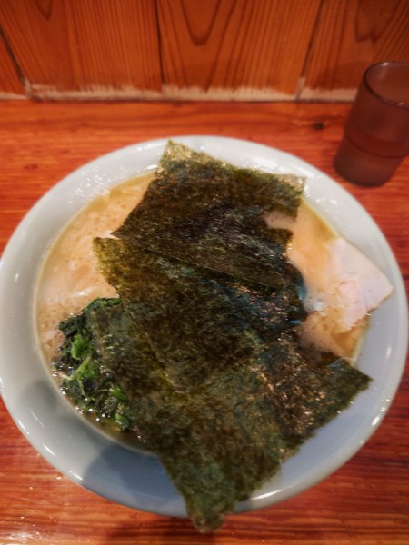 「中ラーメン+味付玉子」@萬家の写真