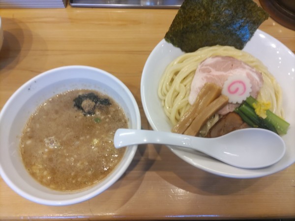 「濃厚煮干つけ麺大」@蕾 分家の写真