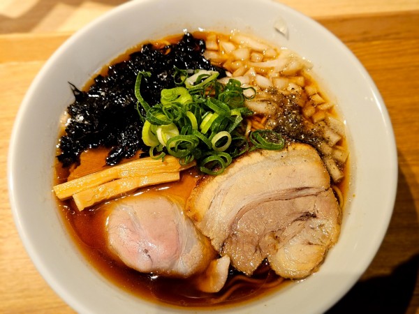 「ダシ中華そば」@ダシと麺 くじらの写真