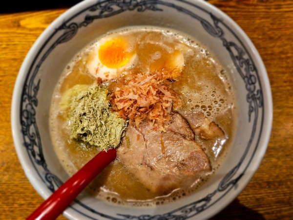 「極め濃厚煮干しらーめん」@麺や 六三六 岐阜店の写真
