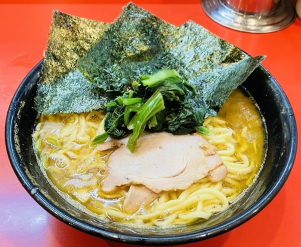 「大盛ラーメン」@家系総本山 ラーメン吉村家の写真