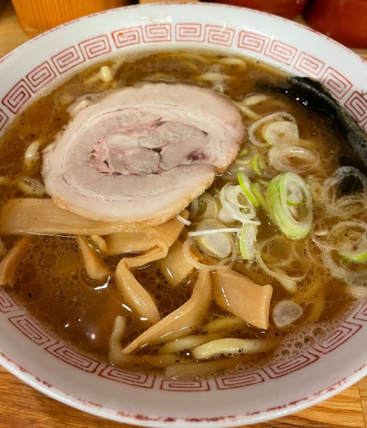 「醤油らーめん」@つけ麺屋 やすべえ 赤坂店の写真