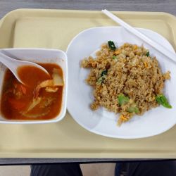 チャーハン＆トムヤムクン（70バーツ）