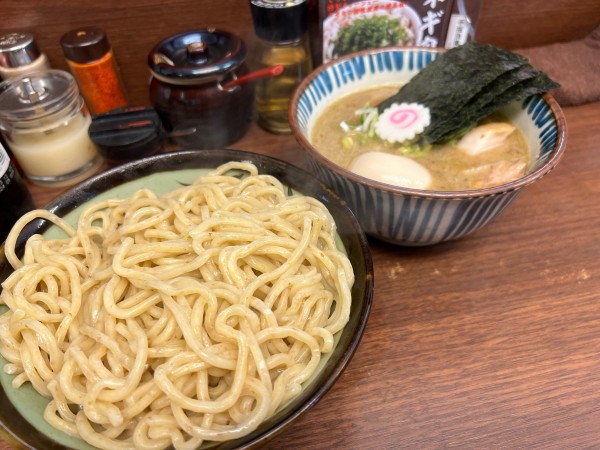 「特製煮番搾り　熱盛」@つけめん 三三㐂の写真