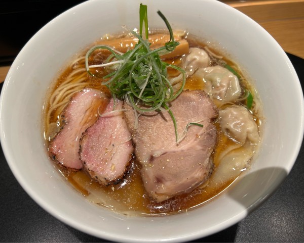 「ワンタン鴨中華そば　醤油」@鴨中華そば 楓の写真