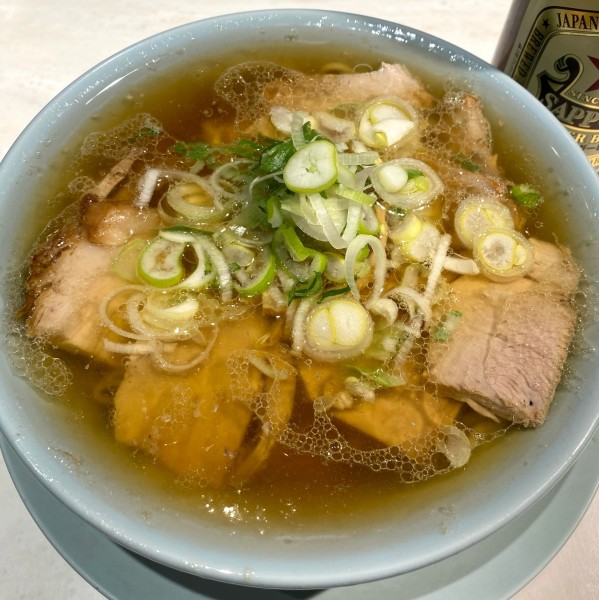 「中華そば 900円＋瓶ビール 650円」@ちえちゃんラーメンの写真