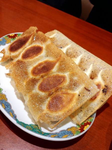 「元祖羽根付き焼き餃子」@你好 恵馨閣本店の写真