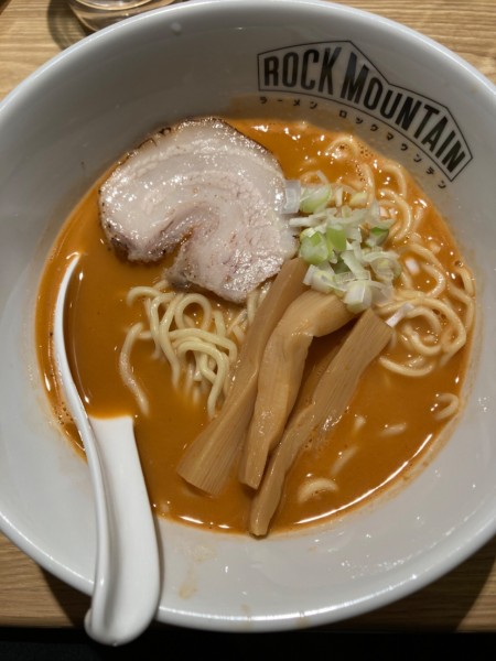 「濃厚海老ラーメン」@ROCK MOUNTAINの写真