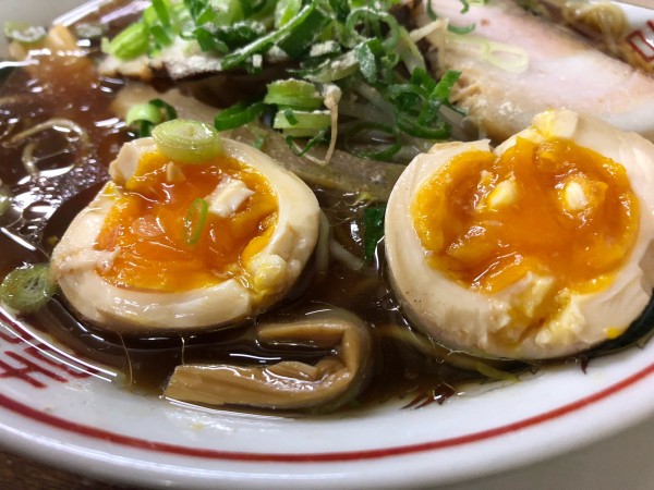 「ラーメン煮卵サービス」@御食事処 だるまの写真