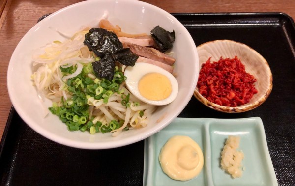 「混ぜそば　1,150円」@万葉倶楽部 横浜みなとみらい お食事処の写真