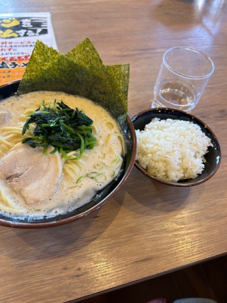 「塩ラーメン」@横浜家系ラーメン 沼田家の写真
