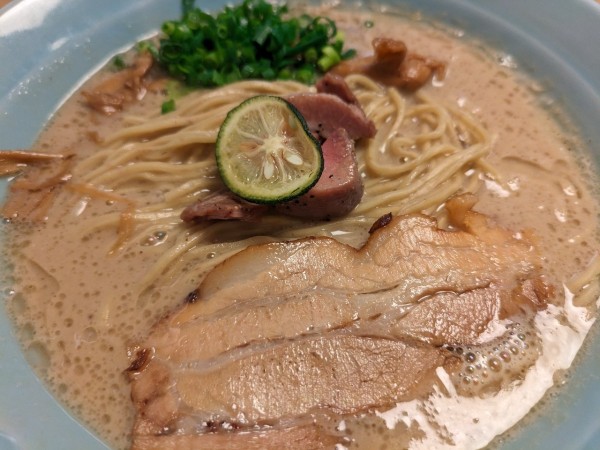 「ラム豚骨ラーメン」@自家製麺 MENSHO TOKYOの写真