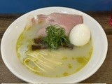 「牡蠣塩ラーメン＋味玉」@むかん 初台の写真