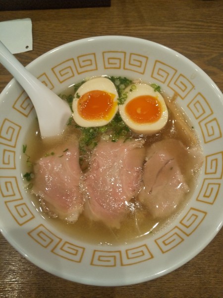 「しおらーめん（味玉付き）」@らーめん 柊の写真