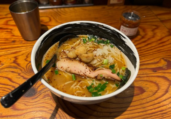 「【季節限定麺】丸ごとガーリックヌードル¥950（大盛無料）」@麺場 浜虎 横浜店の写真