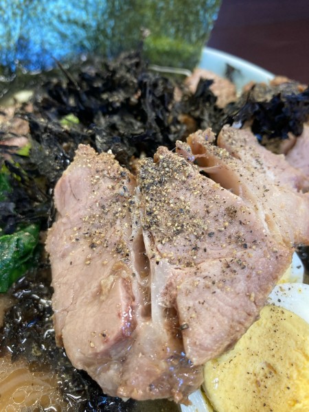 「チャーシュー麺（玉子と岩海苔は店主さんご厚意）」@ラーメンショップ 二ツ橋店の写真