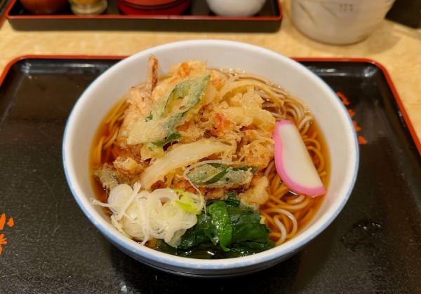 「かき揚げそば(460円)」@小諸そば 赤坂店の写真