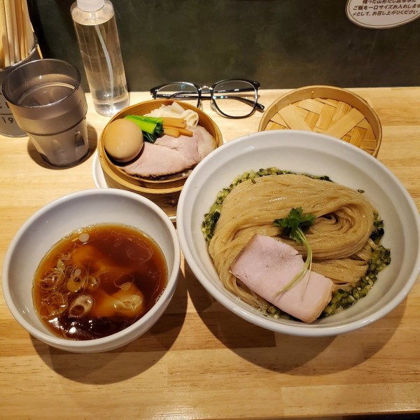 「山形だしつけそば（醤油）+麺大盛り+特製」@麦処 八と丁の写真