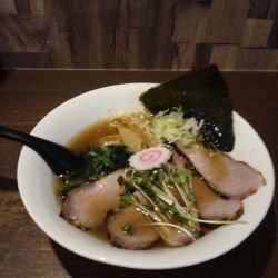 醤油チャーシュー麺