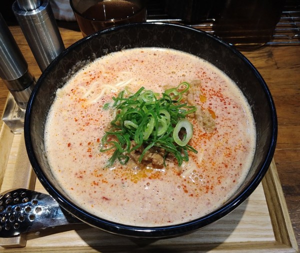 「担々麺 1100円」@本気の焼豚 プルプル食堂の写真