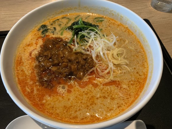 「胡麻香る四川風担々麺」@デニーズ 町屋駅前店の写真