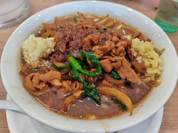 「【限定】漆黒のブタガッツ（大盛：無料）※ニンニク＆ショウガ有」@凌駕 IDÉAの写真