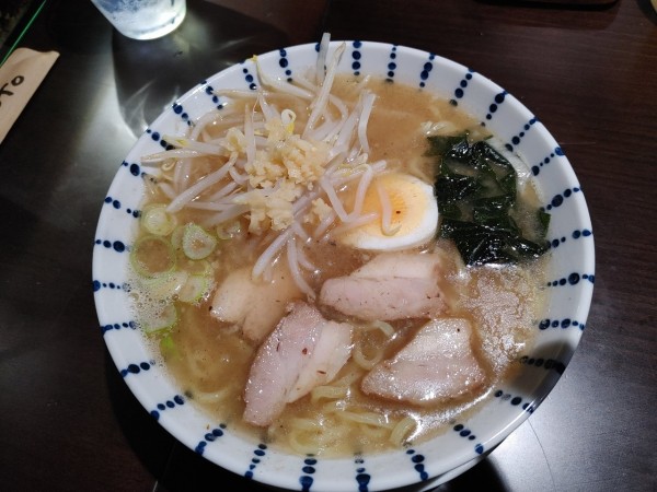 「背脂ラーメン　750円」@六さん亭の写真