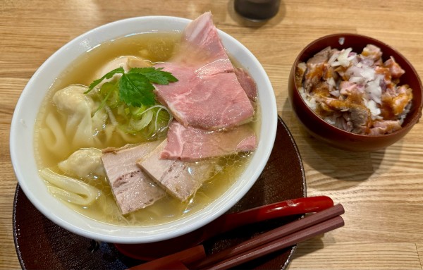 「特製しなそば」@手打ち正麺 Hachimitsuの写真