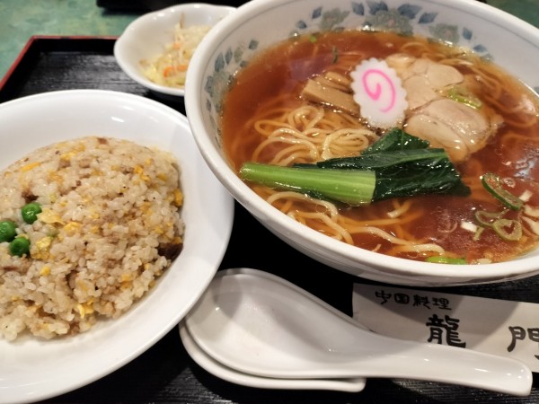 「ラーメン・チャーハンセット」@中国料理 龍門の写真