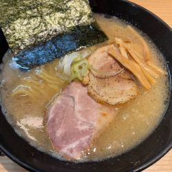 醤油とんこつ800円