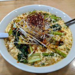麻辣酸辣湯麺1200円(サービスライス付)