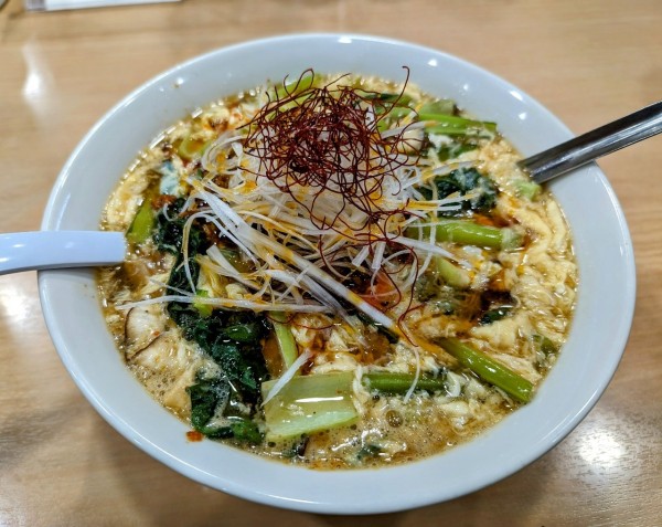 「麻辣酸辣湯麺1200円(サービスライス付)」@スミレ食堂の写真