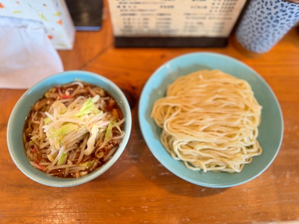「特つけそば900円＋野菜100円」@つけそば屋 麺楽の写真