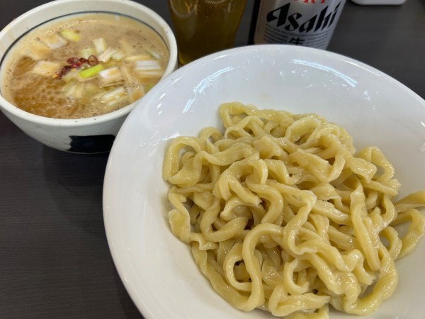 「やんばる濃厚肉汁つけ麺1100円+ビール600円」@自家製手打ち麺 禿の写真