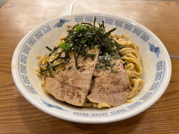 「煮干し油そば」@中華そば 雲ノ糸 鶴岡本店の写真