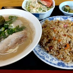 Aセット　(ラーメン、焼き飯、サラダ、つけもの)