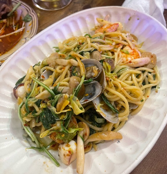 「パットバミータレー」@タイ屋台 ラオラオの写真