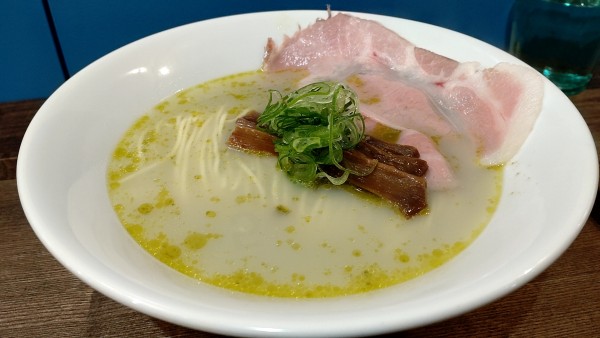 「牡蠣塩ラーメン　800円」@むかん 初台の写真