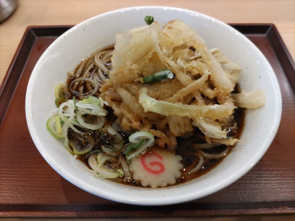 「天ぷらそば」@十割蕎麦 さがたに 新橋銀座口店の写真